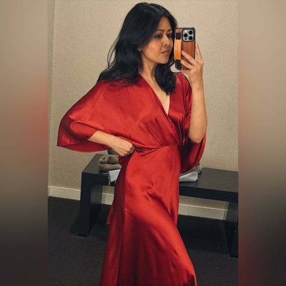 NWT! Banana Republic Red Aura Silk Maxi Dress - Multiple Sizes - Picture 3 of 12